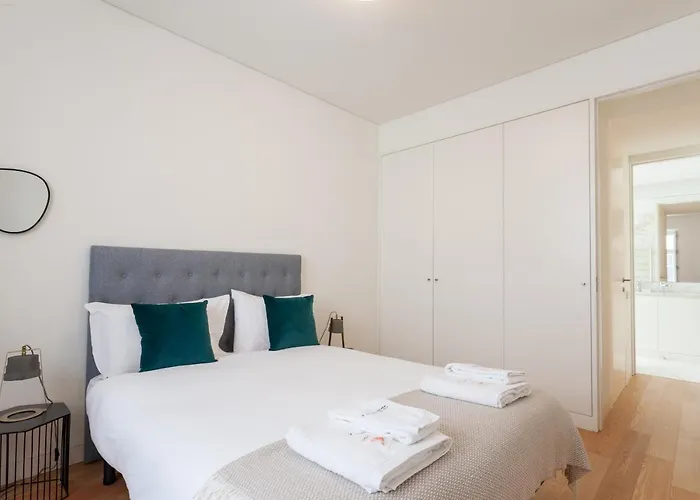 Feels Like Home Chiado Central Flat