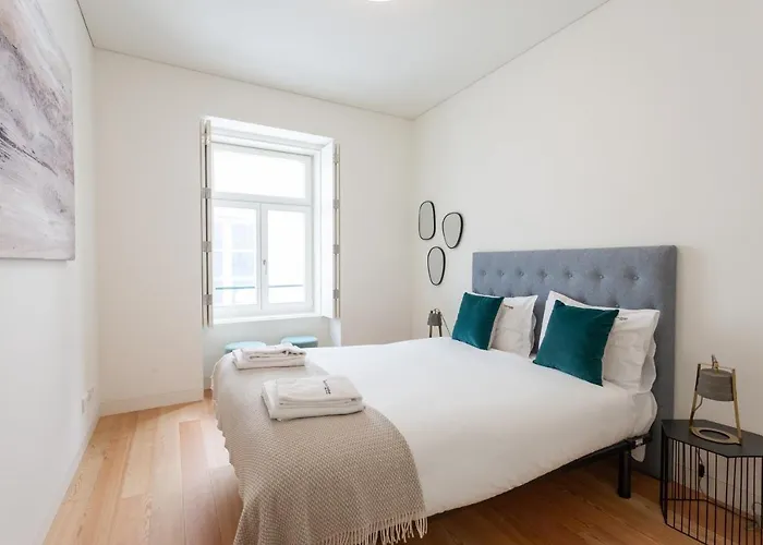 Feels Like Home Chiado Central Flat
